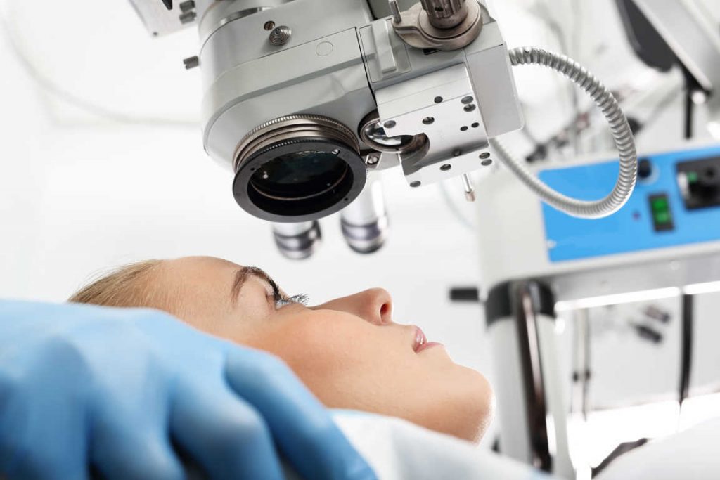 ¿Qué debemos saber antes de someternos a una blefaroplastia?